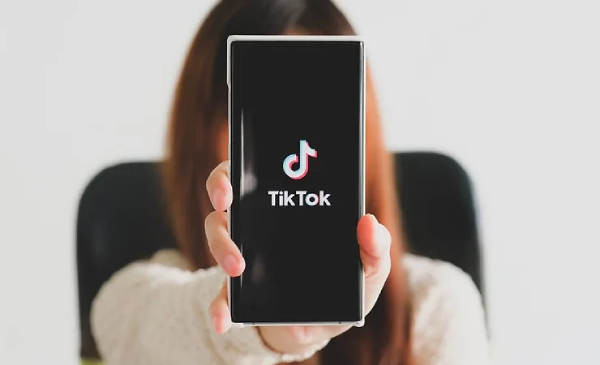 TikTok quer concorrer com Instagram e libera função de compra dentro do app